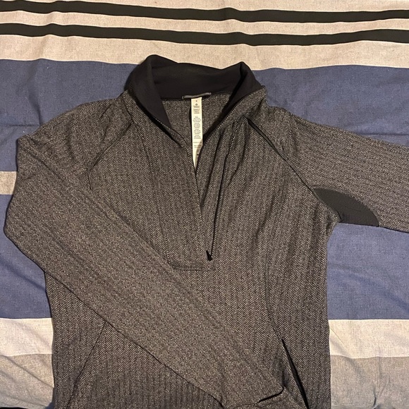 Lululemon Gray base runner 1/2 zip - Picture 2 of 6